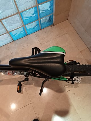Bicicleta B'TWIN 24 Negra y Verde
