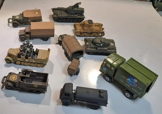 Set 12 Modellini militari BDGM austria