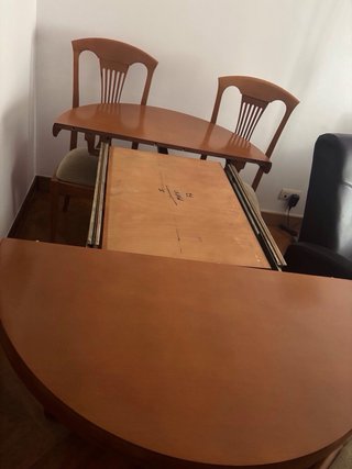 Mesa redonda cerezo extensible y 4 sillas