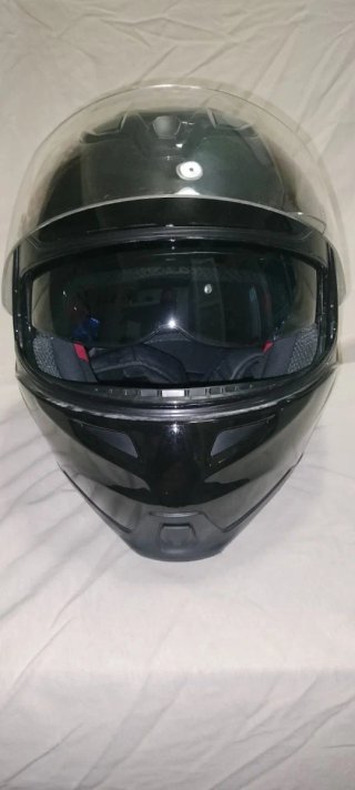 Casco de moto negro integral