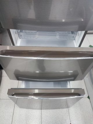 Nevera Haier plateada 200/60cm clase E con garantí