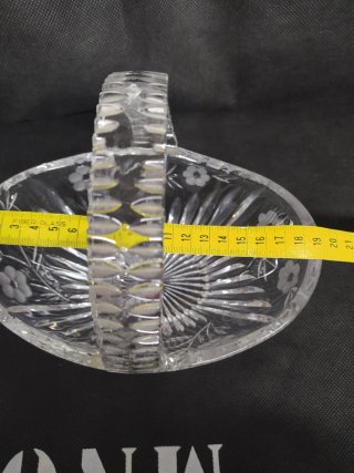 Cesta de cristal labrado con asa