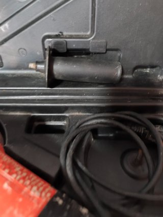 Amoladora Black+Decker con maletín
