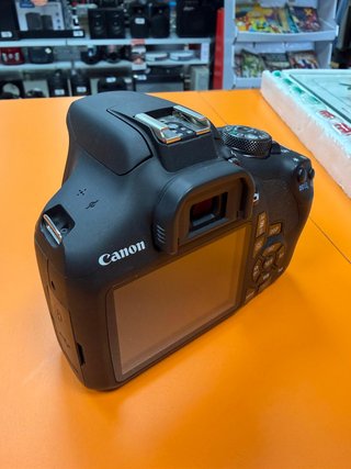 Canon EOS 2000D + Batería