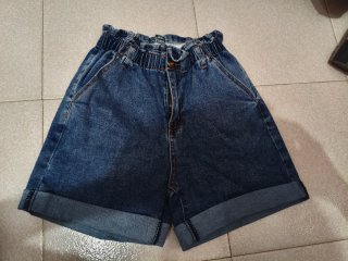 Pantalón corto vaquero azul talla M