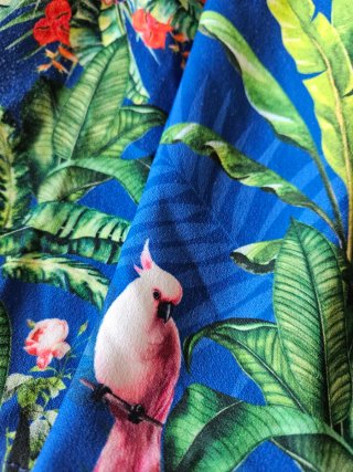 Vestido estampado tropical. Talla S