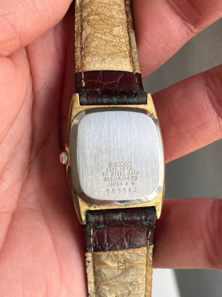 Reloj Seiko Quartz Dorado Correa Marrón