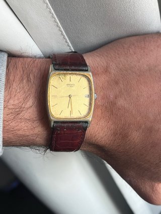 Reloj Seiko Quartz Dorado Correa Marrón