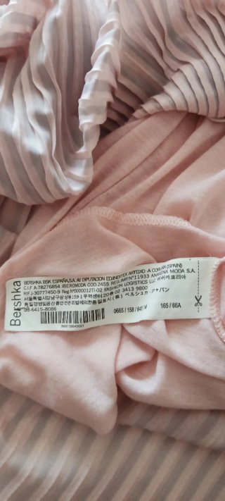 Vestido Bershka rosa plisado talla M.