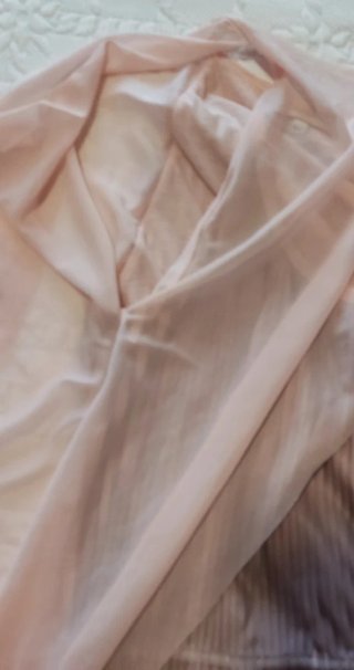 Vestido Bershka rosa plisado talla M.