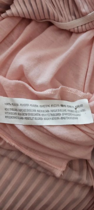 Vestido Bershka rosa plisado talla M.