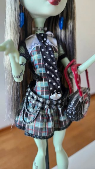 Boneca Monster High Frankie Stein Elástico Dourado