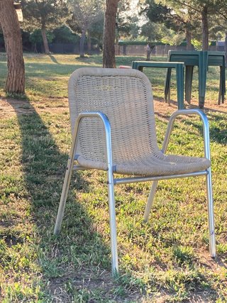 Sedia relax beige e argento