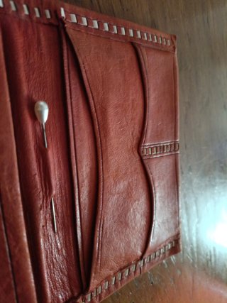 Bolso de cuero artesanal