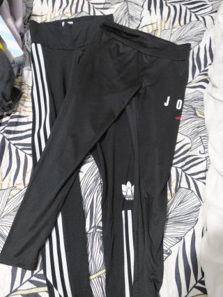 Pantalones Jordan Negros y pantalones Adidas negro