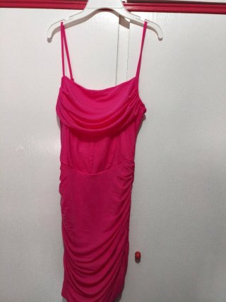 Vestido rosa tirantes drapeado