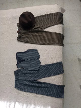 Traje de mago rayas gris y negro