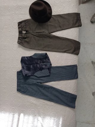 Traje de mago rayas gris y negro