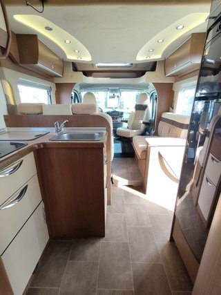 Autocaravana Burstner Ixeo plus it 724