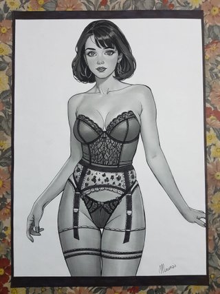Disegno originale donna lingerie
