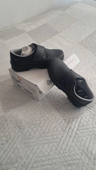 Zapatos de trabajo Dian negros talla 39