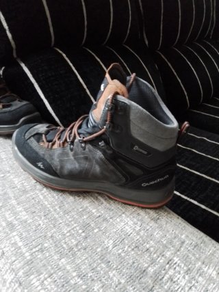 Botas de montaña Quechua Talla 43