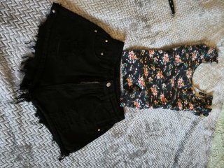 Lote 3 Tops Bershka + Short Shein Talla XS