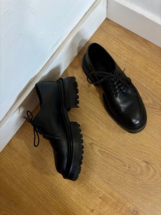 Zapatos COS mujer negros plataforma