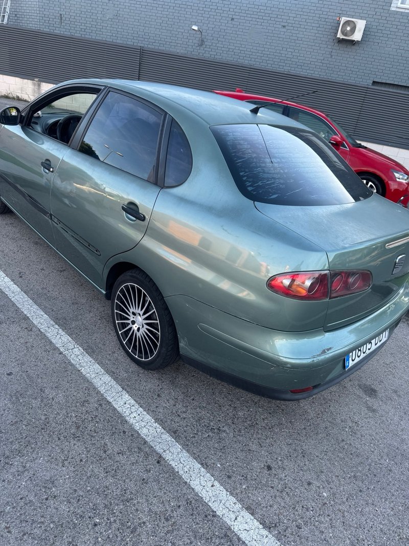 SEAT Cordoba 2004 - foto 1