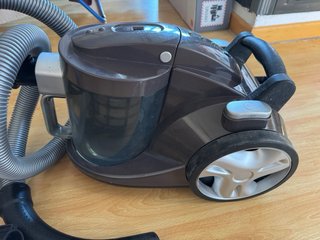 Aspiradora Ciclónica Sin Bolsa 2000W
