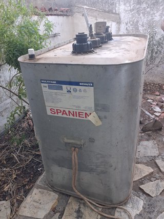 Depósito gasoil / aceite 700 l SCHUTZ