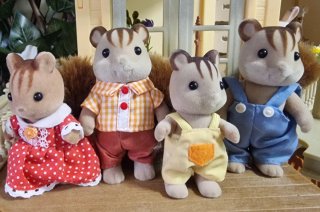 Familia Ardilla Sylvanian Families