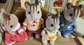 Familia Ardilla Sylvanian Families