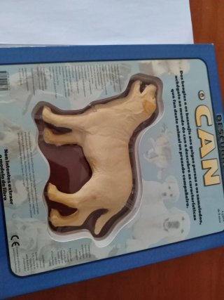 Libro " Un perro en 3D" en galego