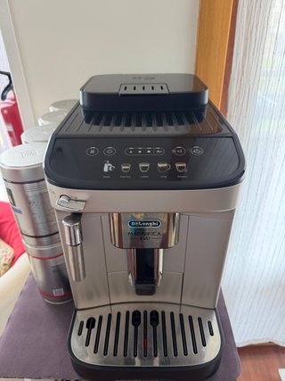 Cafetera DeLonghi Magnifica Evo Plata