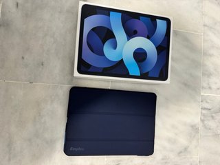 iPad Air 4 (64GB)WiFi + Caja y Accesorios Original