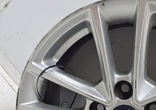 5493847 r16 llanta ford focus lim. black&red