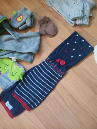 Lote Ropa Bebé: Gorros, Bufandas y Guantes