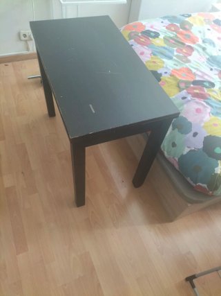 Mesa abatible y silla ergonómica