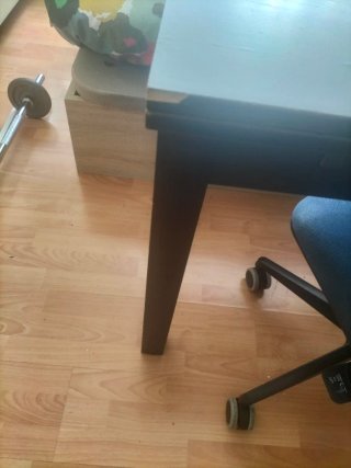 Mesa abatible y silla ergonómica