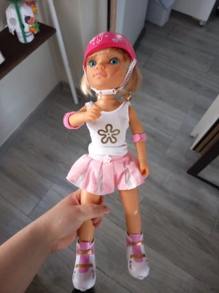Muñeca Nancy patinadora