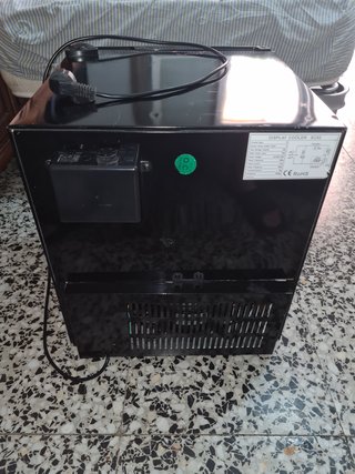 Mini nevera expositor VICHY para refrescos, de 52L