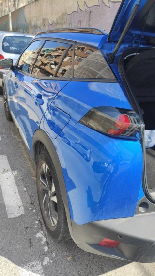 Peugeot e-2008 2021