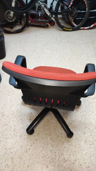 Silla de oficina giratoria con ruedas