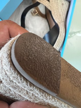 Sandalias de cuña mujer negras y beige