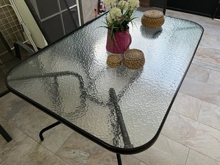 Mesa de jardín cristal y metal