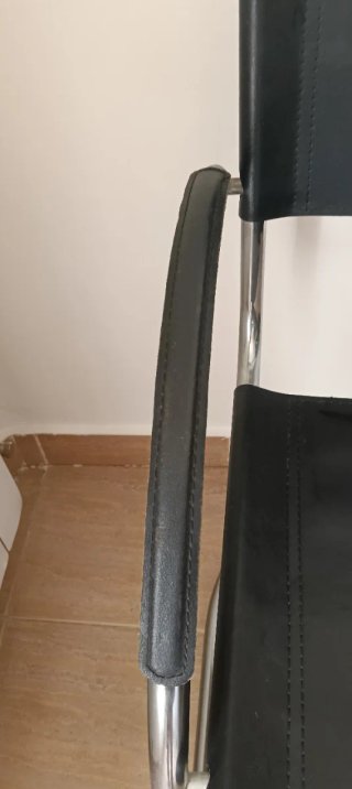 Urge vender Sillón Cantilever Bauhaus Cuero Negro