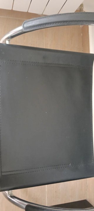 Urge vender Sillón Cantilever Bauhaus Cuero Negro