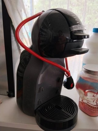 Cafetera Dolce Gusto Negra