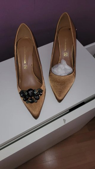 Zapatos de fiesta Salomonia dorados con pedrería